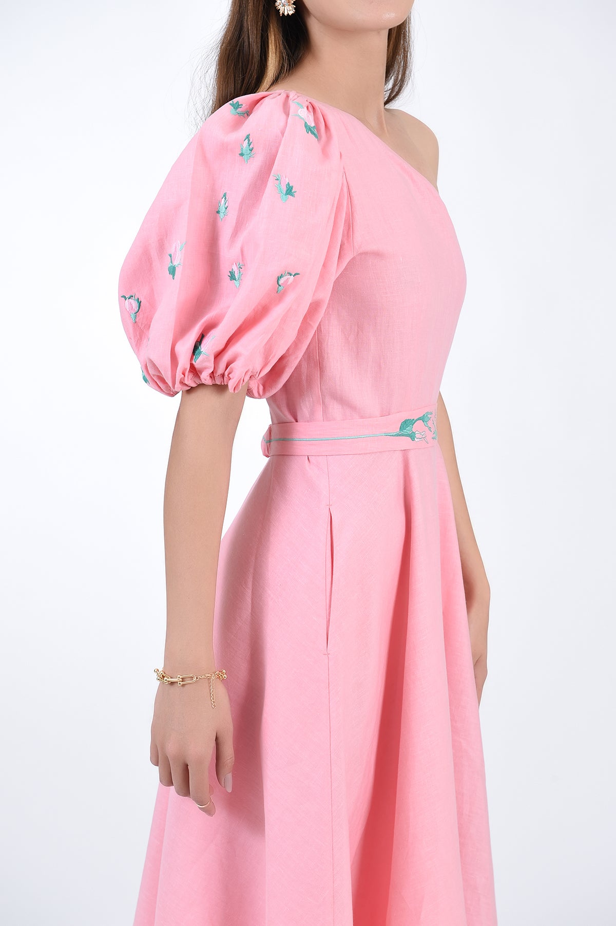 Ayisha Linen puff sleeve and embroidery detail view.