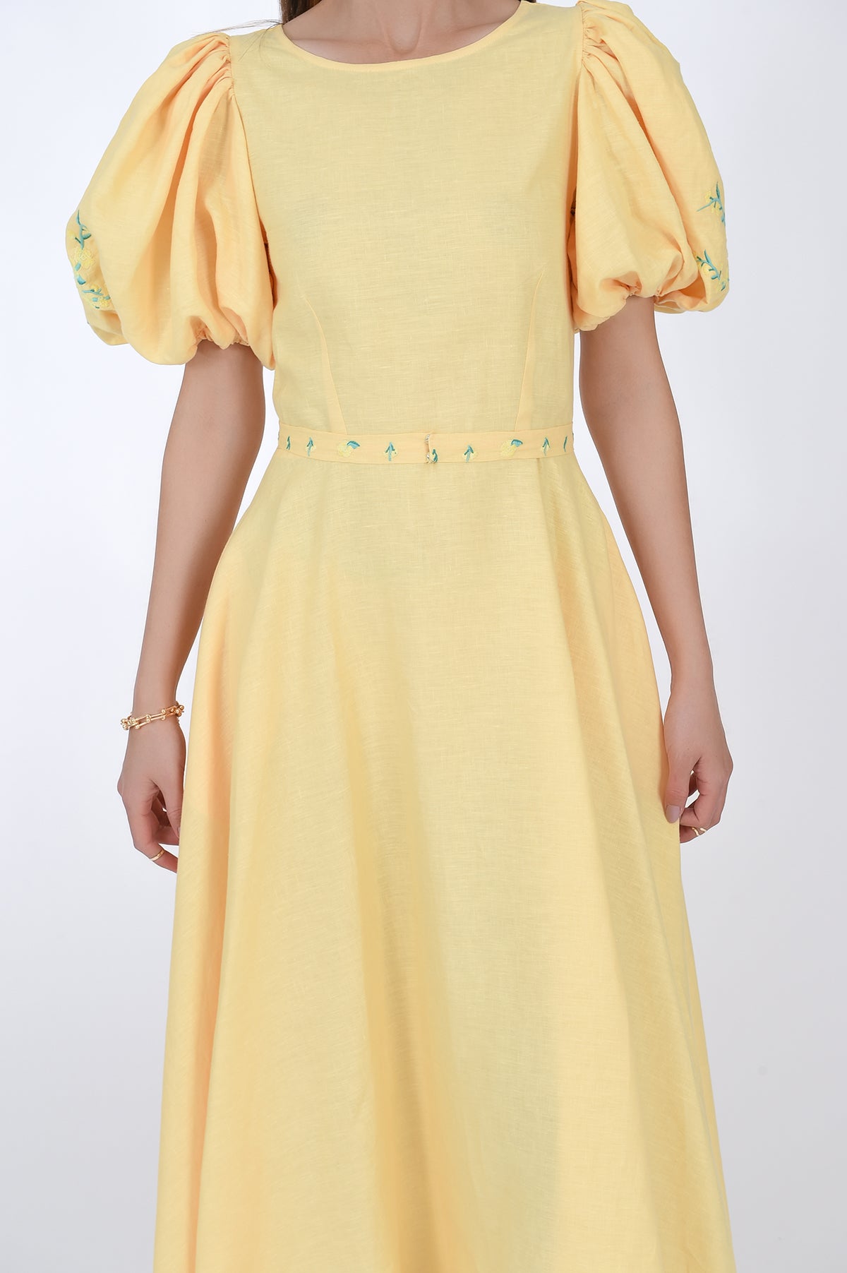Nazz Linen Midi Dress detail view of detectable waist belt.