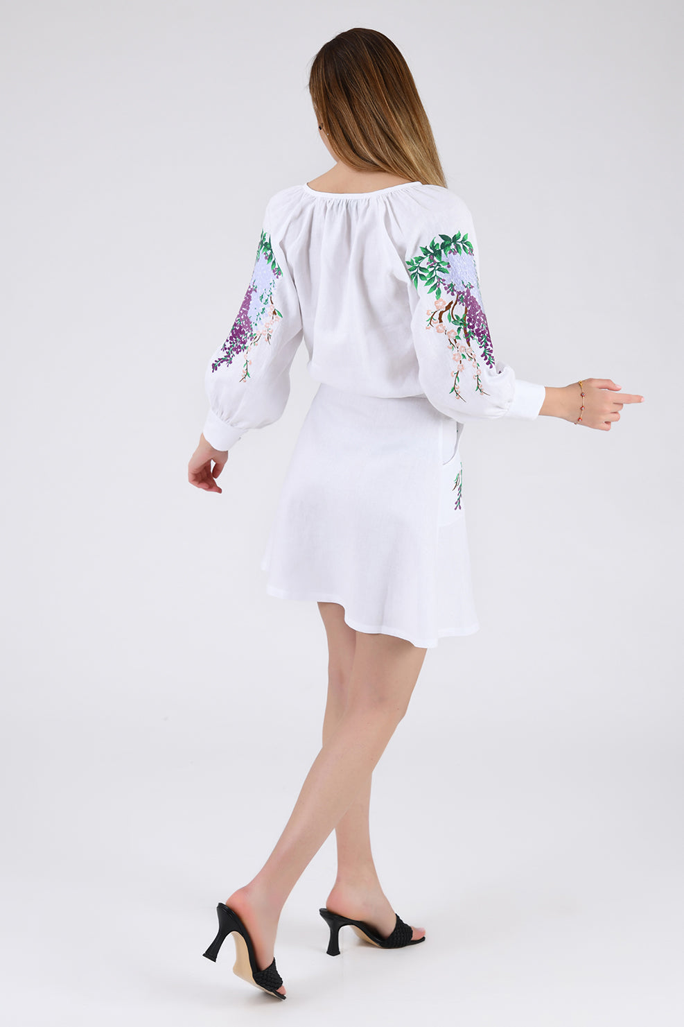 Back view of the Brodere Skirt Set