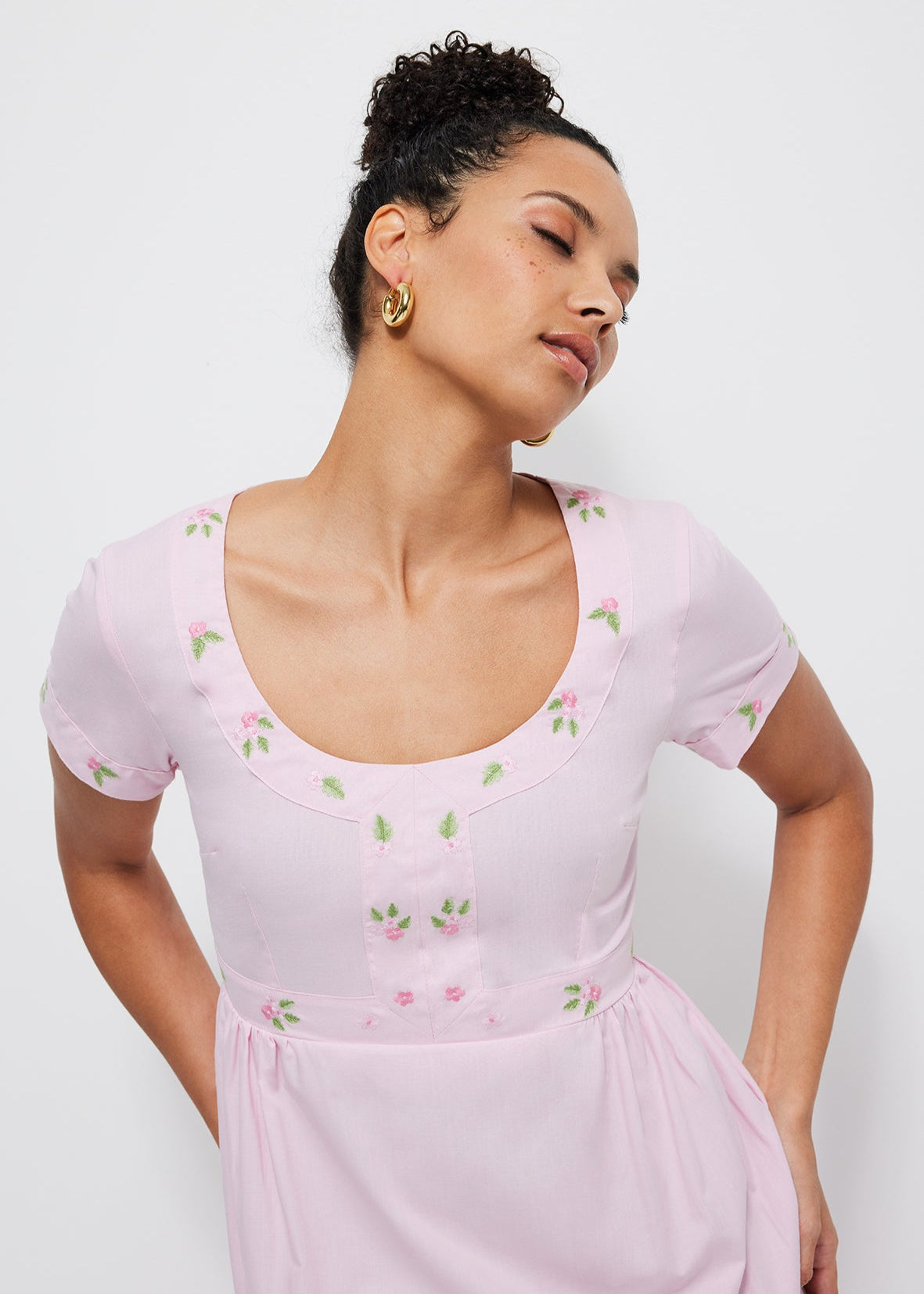 Fanm Mon Short Sleeve Belkis Dress in Light Pink Embroidery detail 