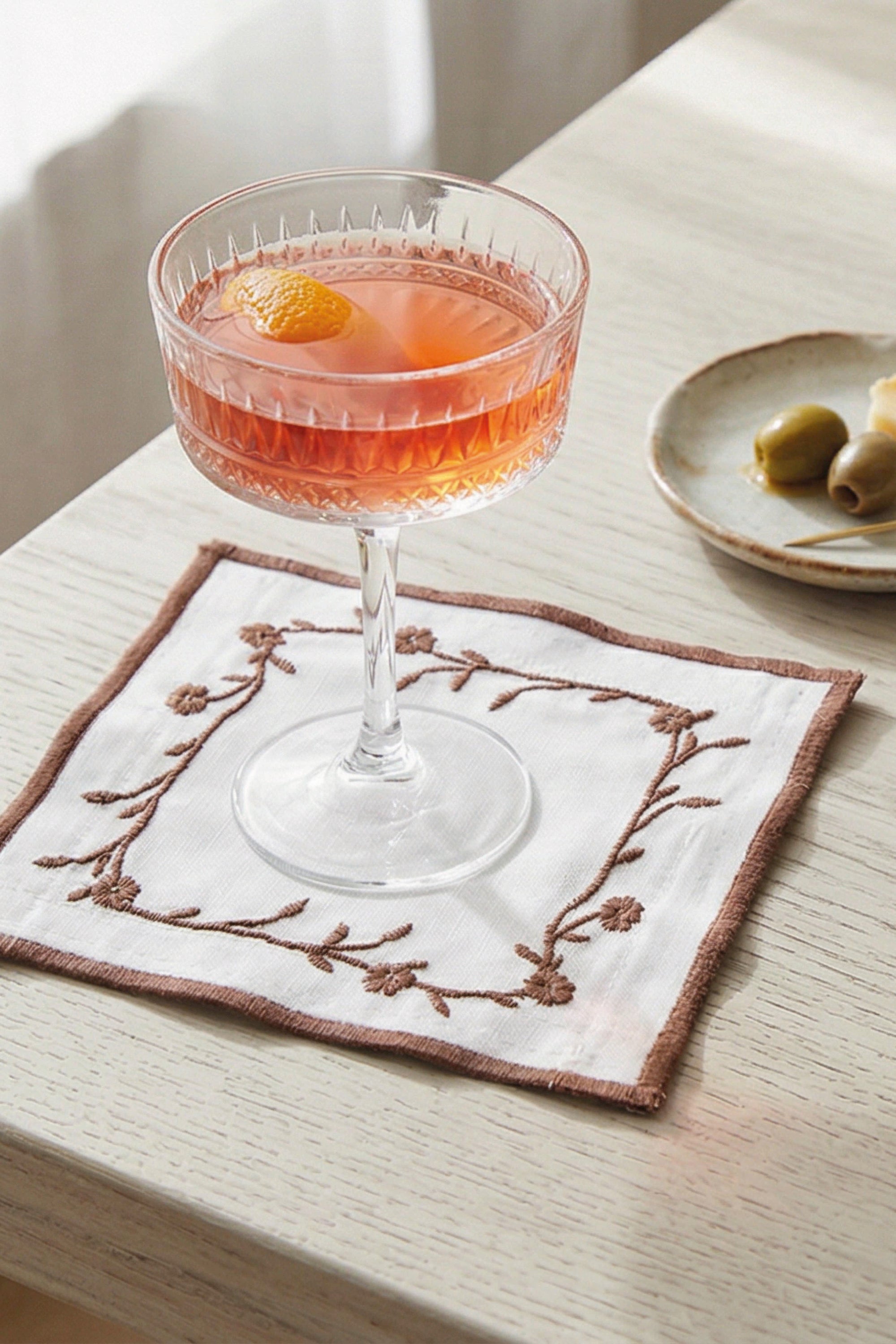 FLORAL VINE COCKTAIL NAPKINS (Set of 4)