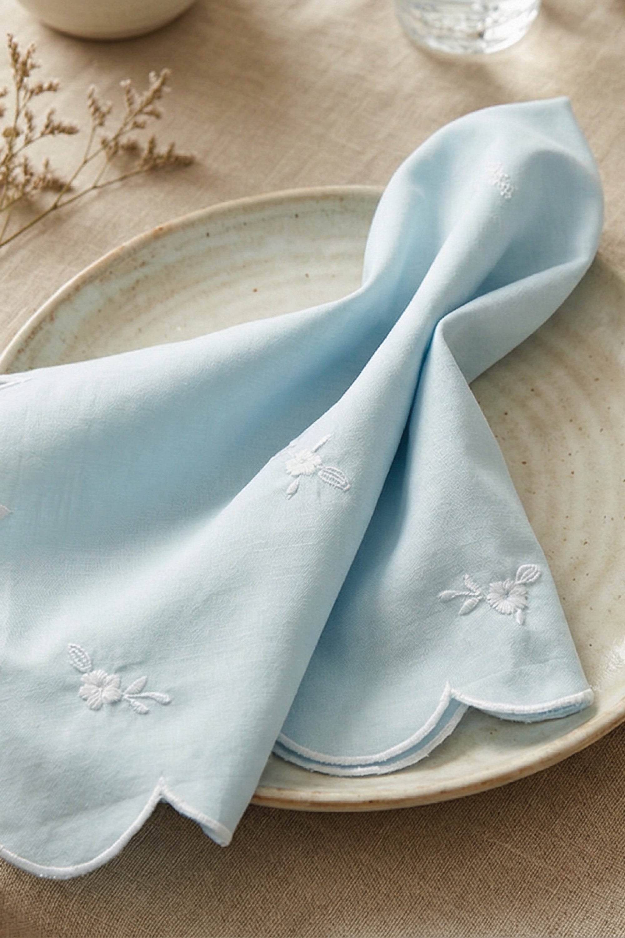 BLUE FLORAL DINNER NAPKINS (Set of 4)